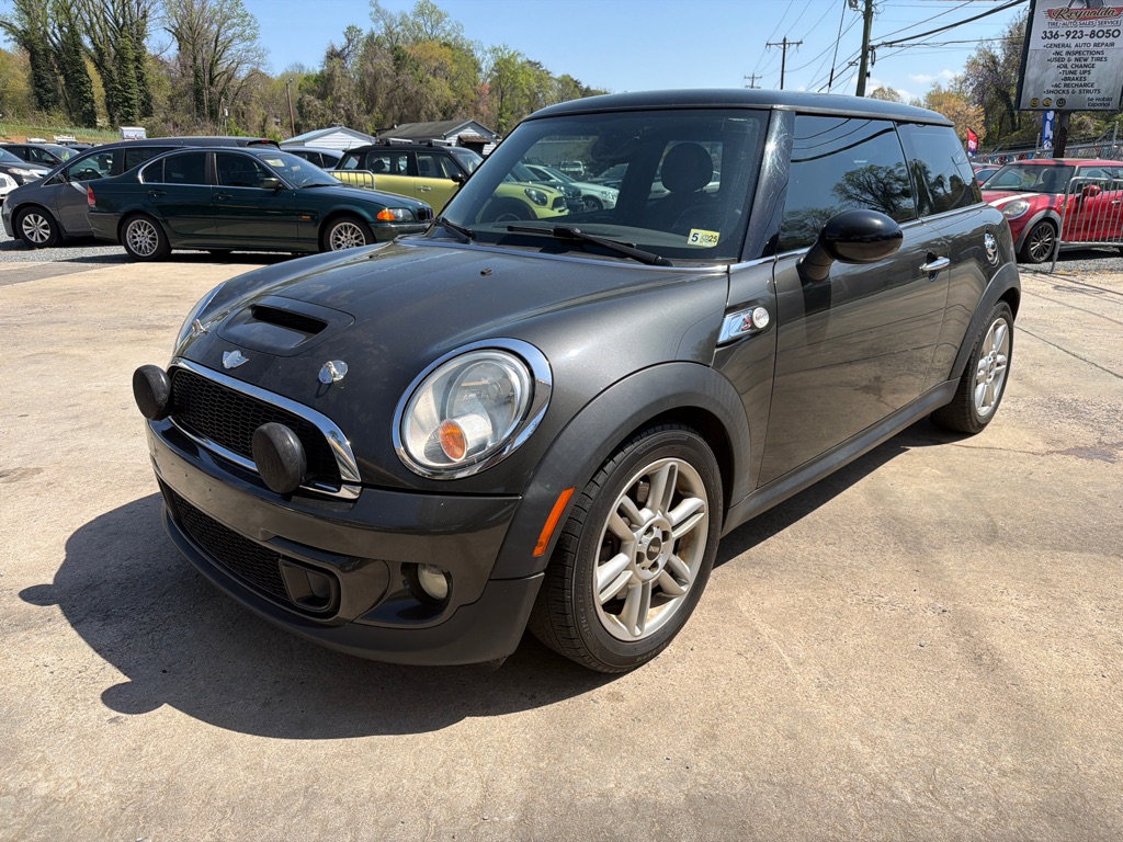 Photo 3 of this MINI COOPER