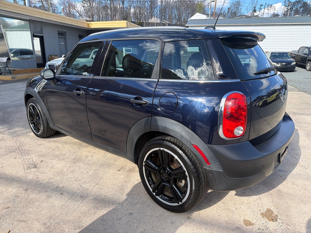 Photo 5 of this MINI COOPER