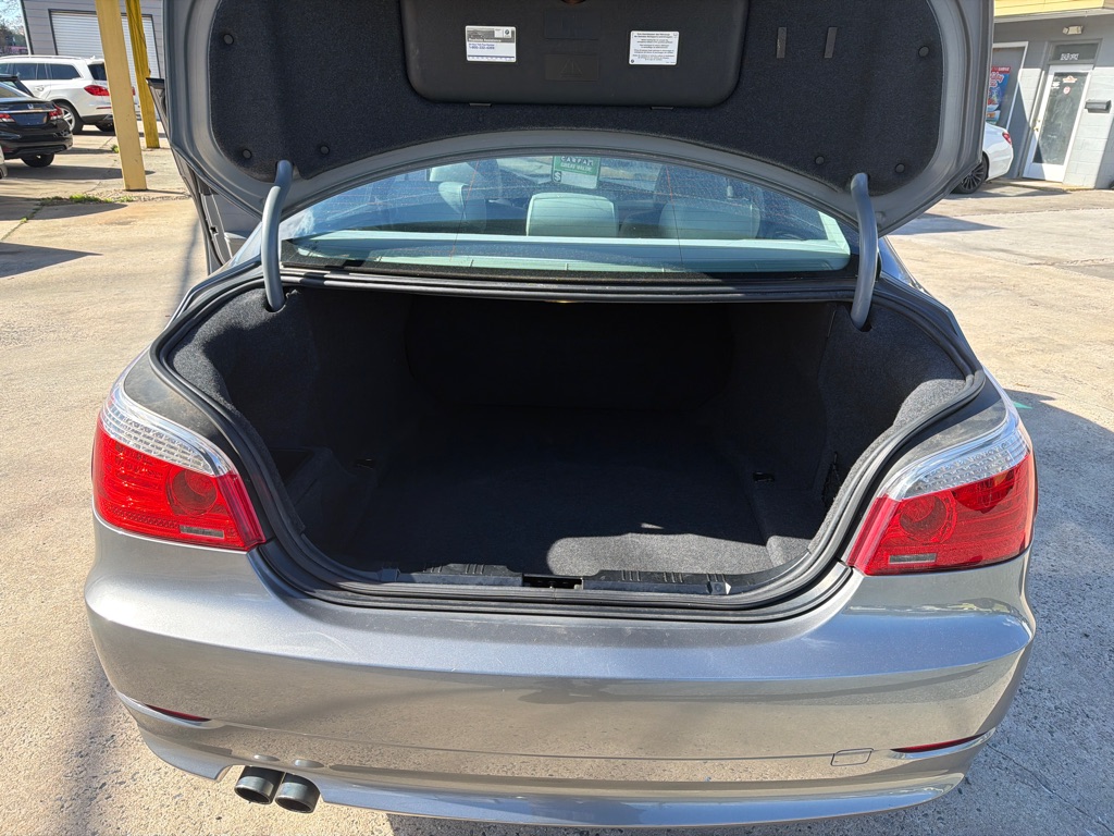 Photo 12 of this BMW 528