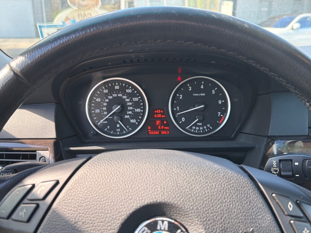 Photo 13 of this BMW 528