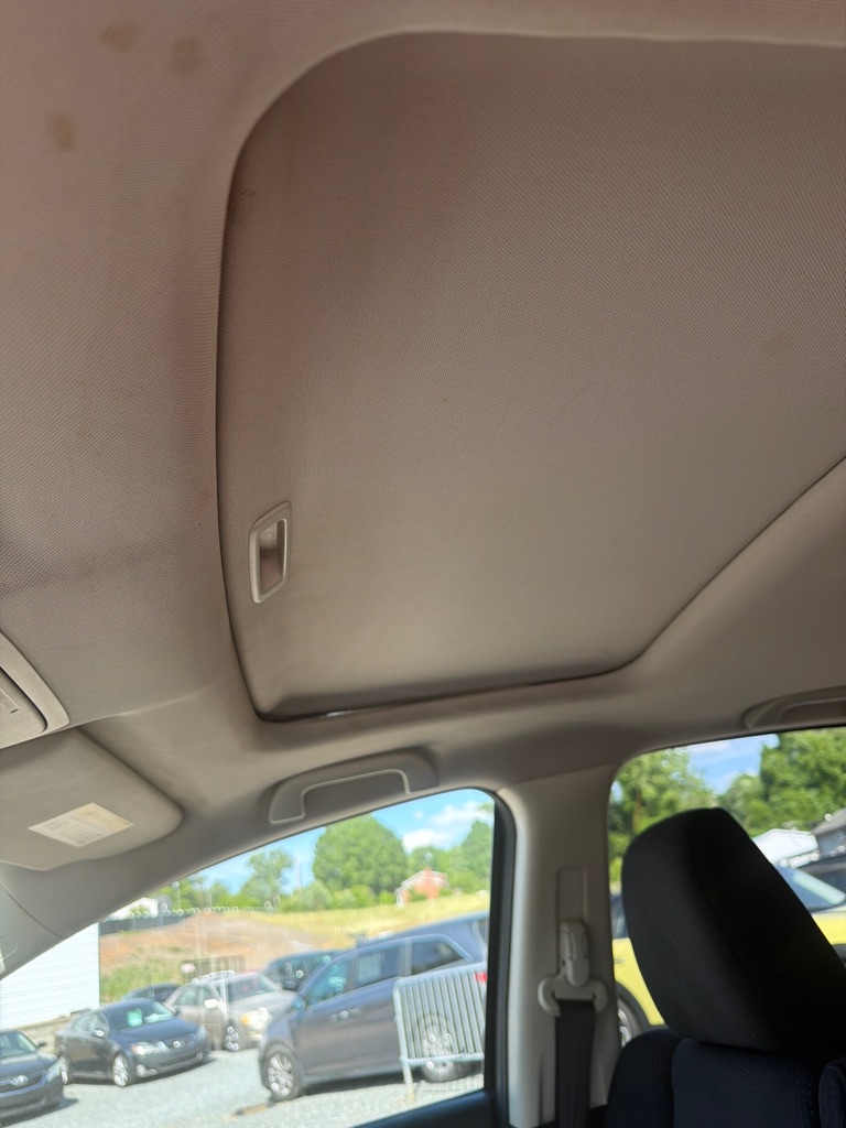 Photo 18 of this HONDA CR-V
