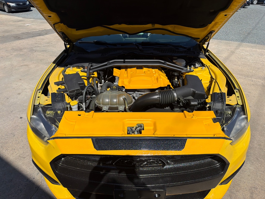 Photo 15 of this FORD MUSTANG