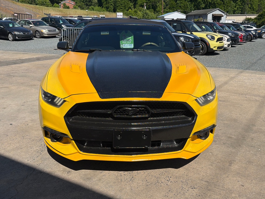 Photo 2 of this FORD MUSTANG