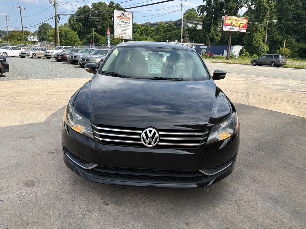 Photo 2 of this VOLKSWAGEN PASSAT