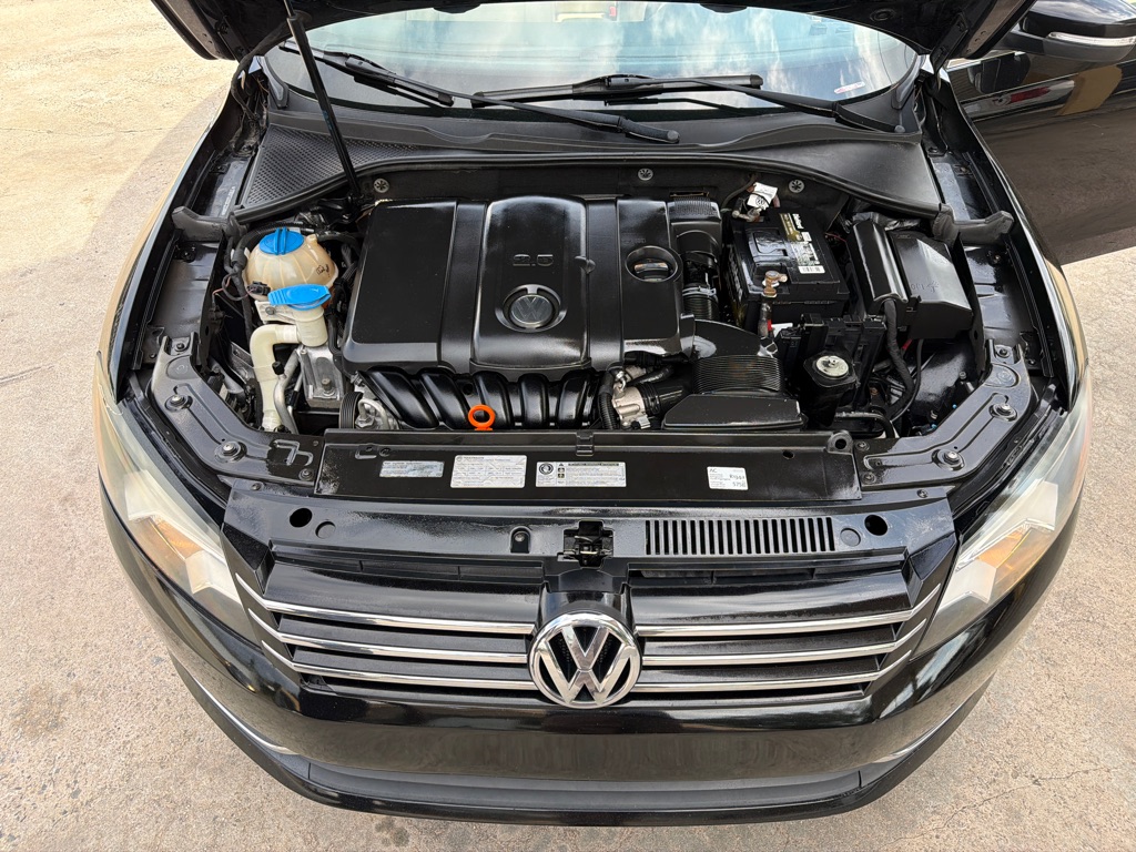 Photo 17 of this VOLKSWAGEN PASSAT