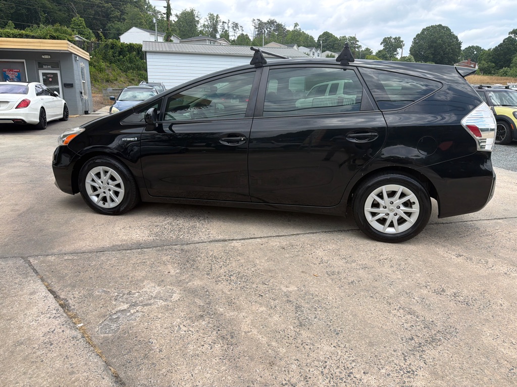 Photo 4 of this TOYOTA PRIUS V