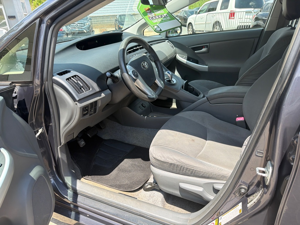 Photo 13 of this TOYOTA PRIUS