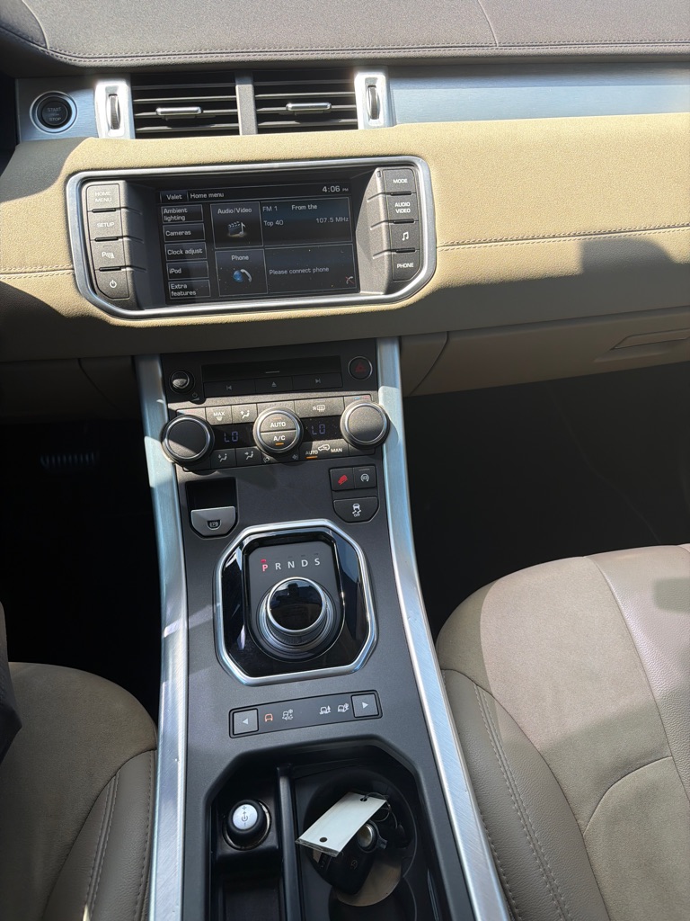 Photo 15 of this LAND ROVER RANGE ROVER EVO