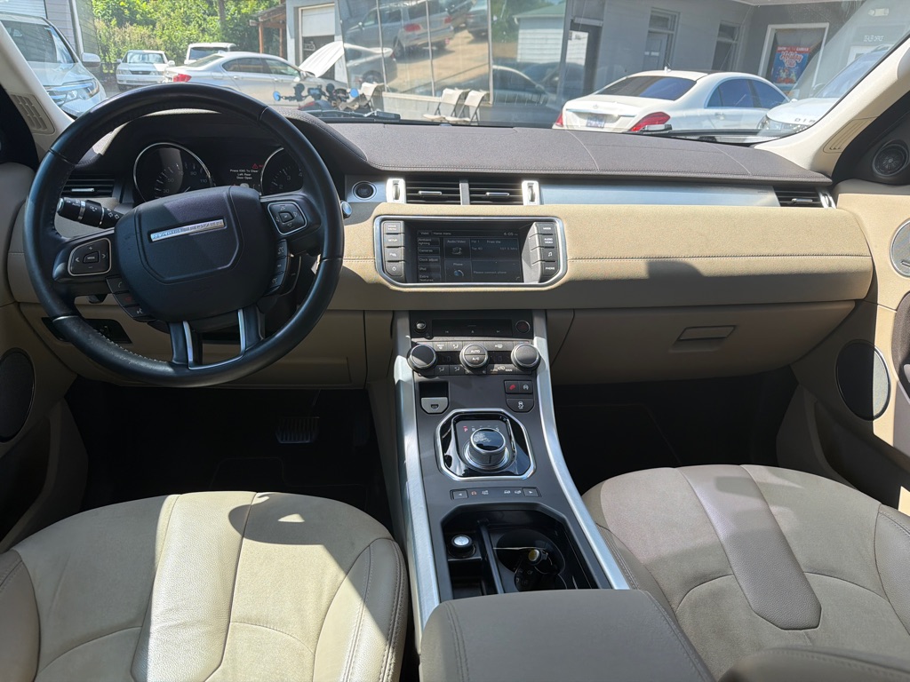 Photo 13 of this LAND ROVER RANGE ROVER EVO