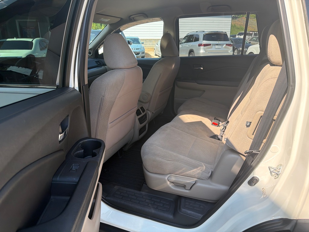 Photo 11 of this HONDA PILOT