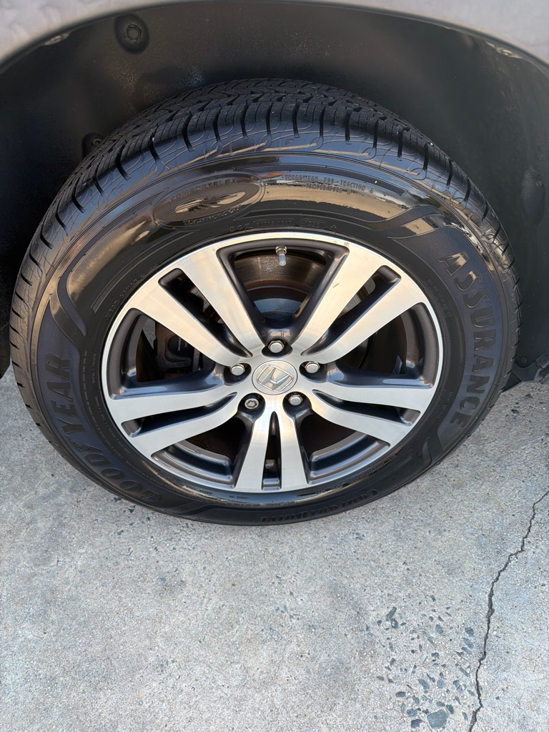 Photo 9 of this HONDA PILOT