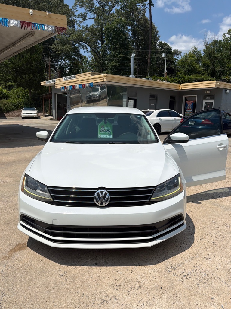 Photo 17 of this VOLKSWAGEN JETTA