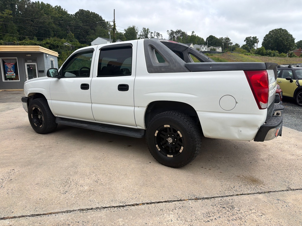Photo 5 of this CHEVROLET AVALANCHE