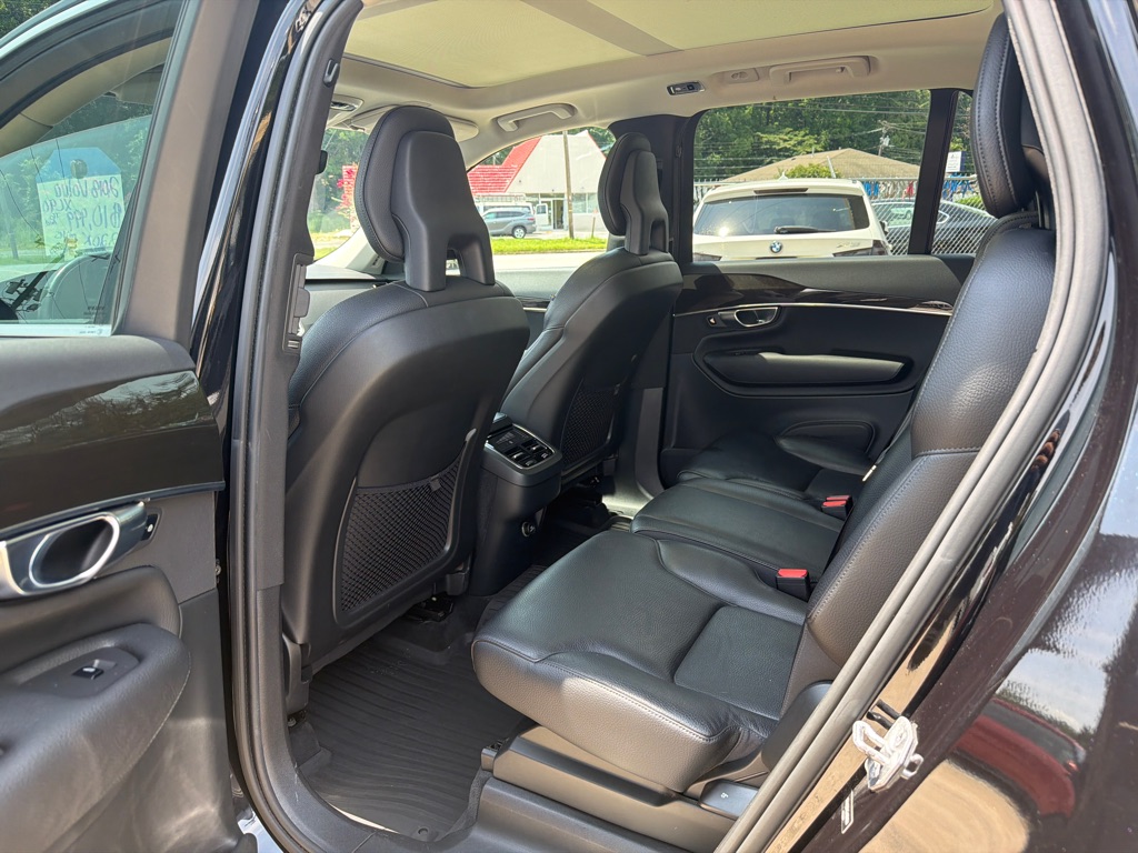Photo 12 of this VOLVO XC90