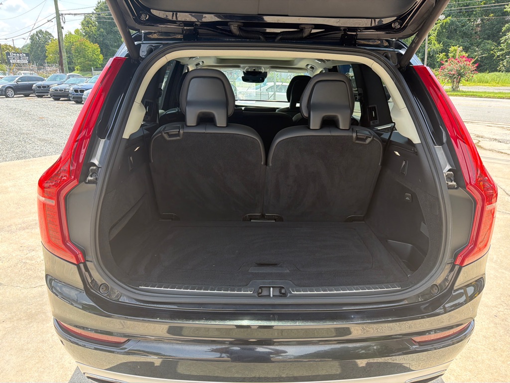 Photo 10 of this VOLVO XC90