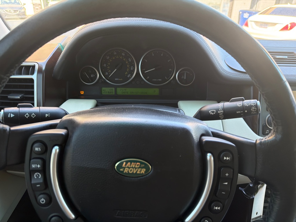 Photo 15 of this LAND ROVER RANGE ROVER