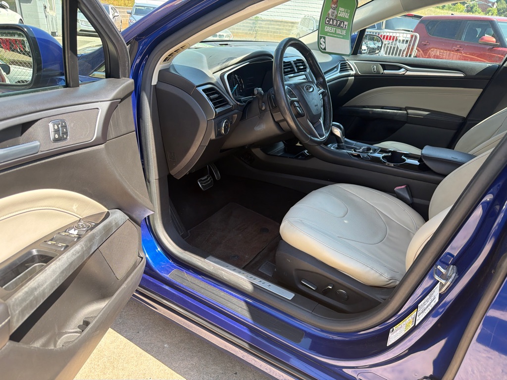 Photo 12 of this FORD FUSION