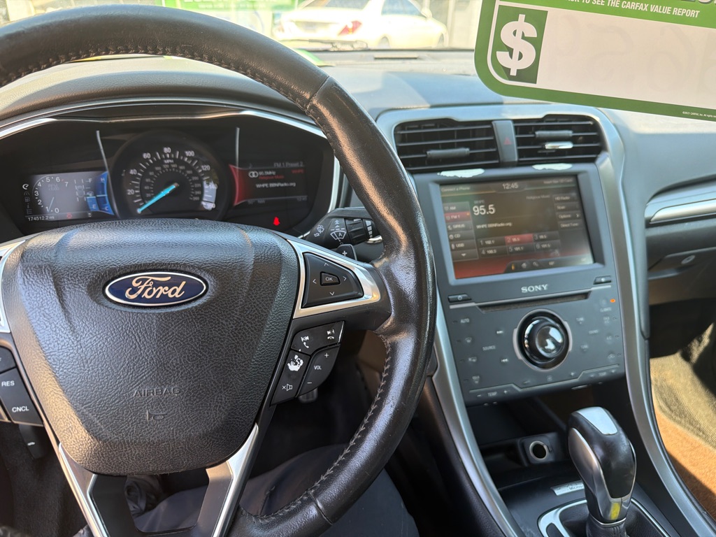 Photo 16 of this FORD FUSION