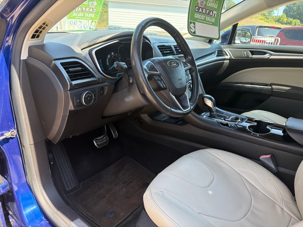 Photo 14 of this FORD FUSION