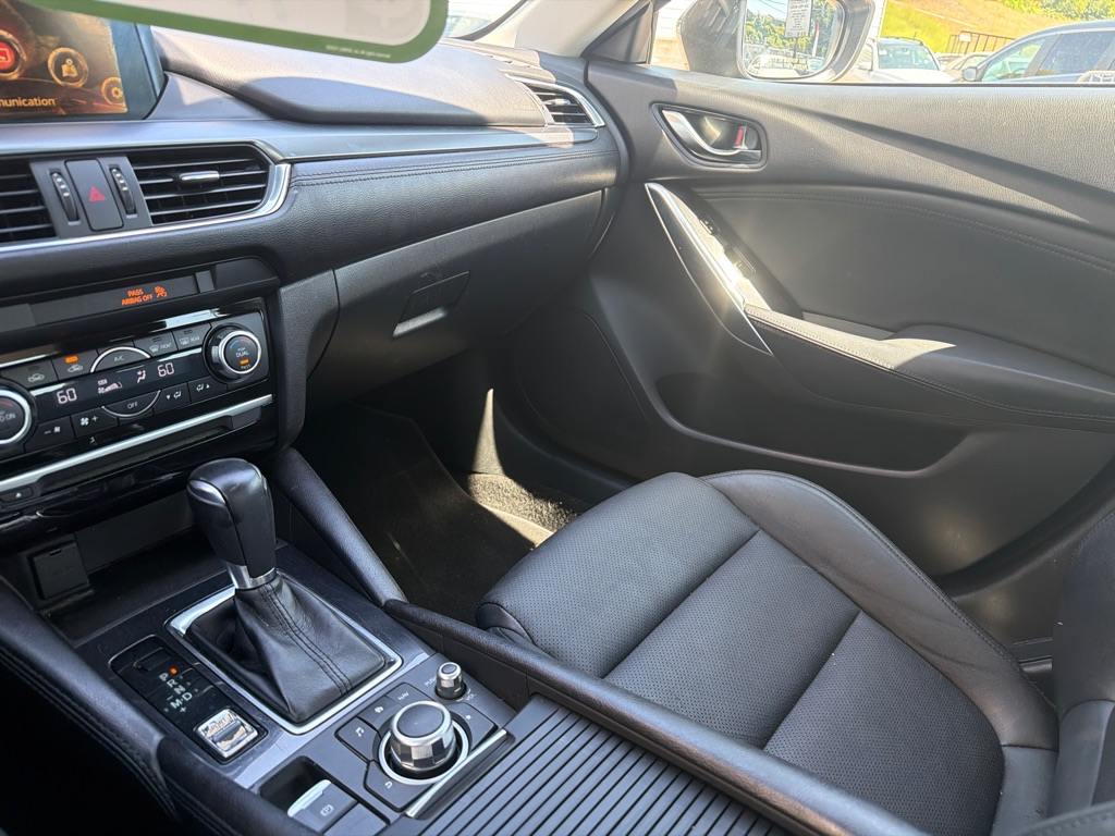 Photo 17 of this MAZDA 6