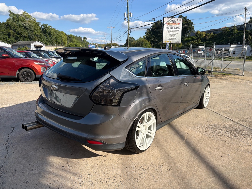 Photo 7 of this FORD FOCUS