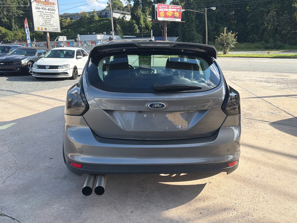 Photo 6 of this FORD FOCUS