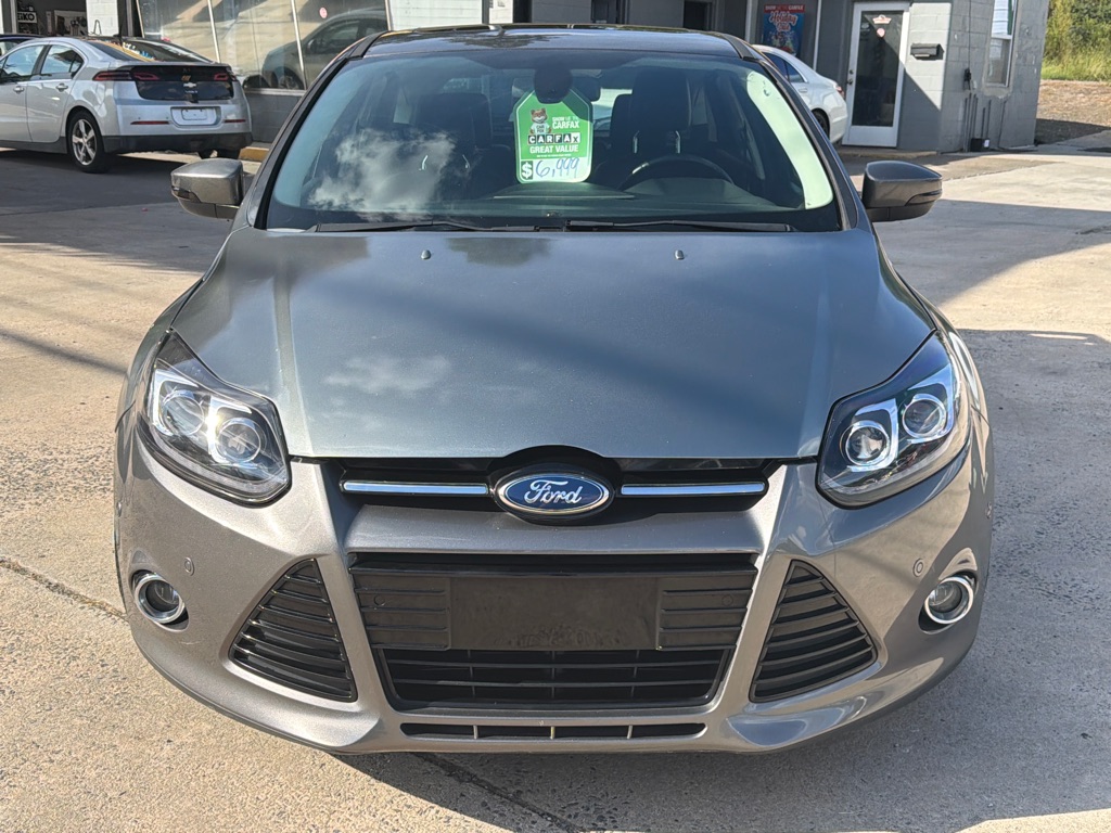 Photo 2 of this FORD FOCUS