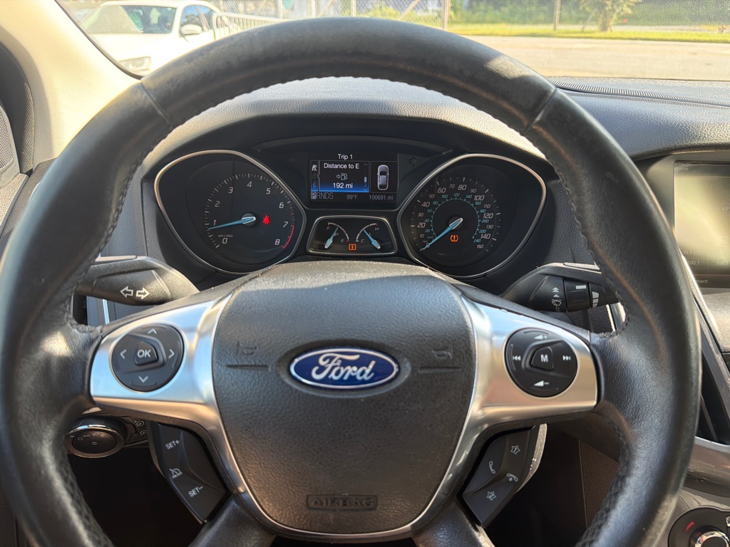 Photo 13 of this FORD FOCUS