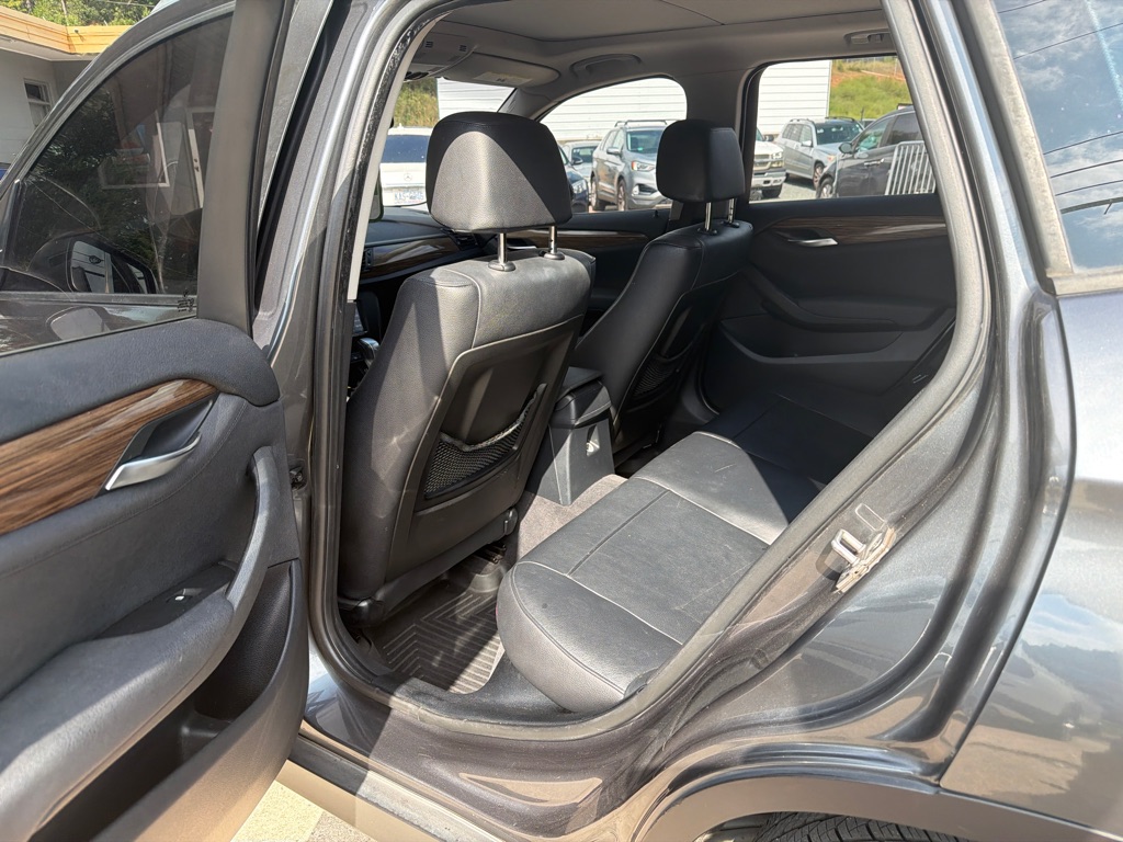 Photo 11 of this BMW X1