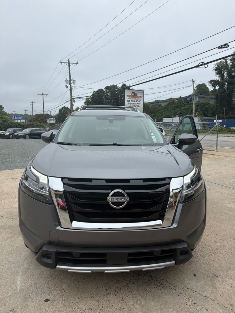 Photo 21 of this NISSAN PATHFINDER