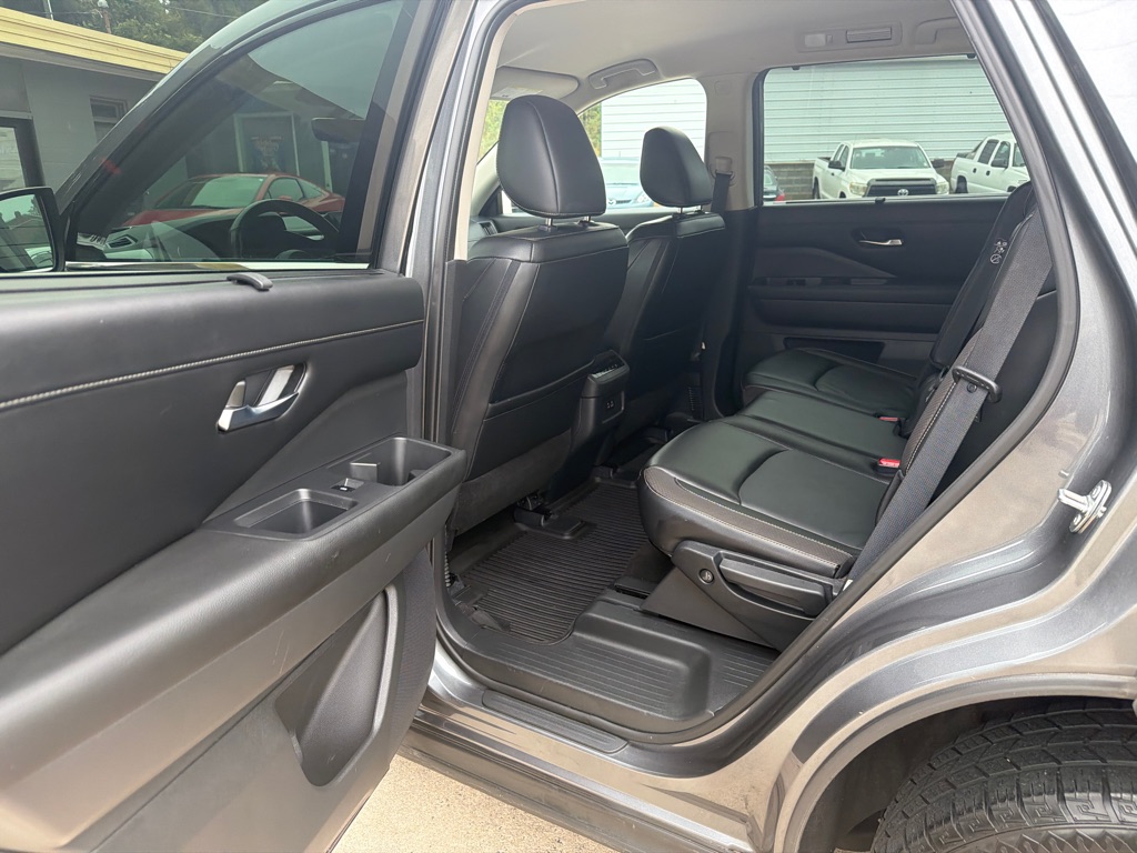Photo 10 of this NISSAN PATHFINDER