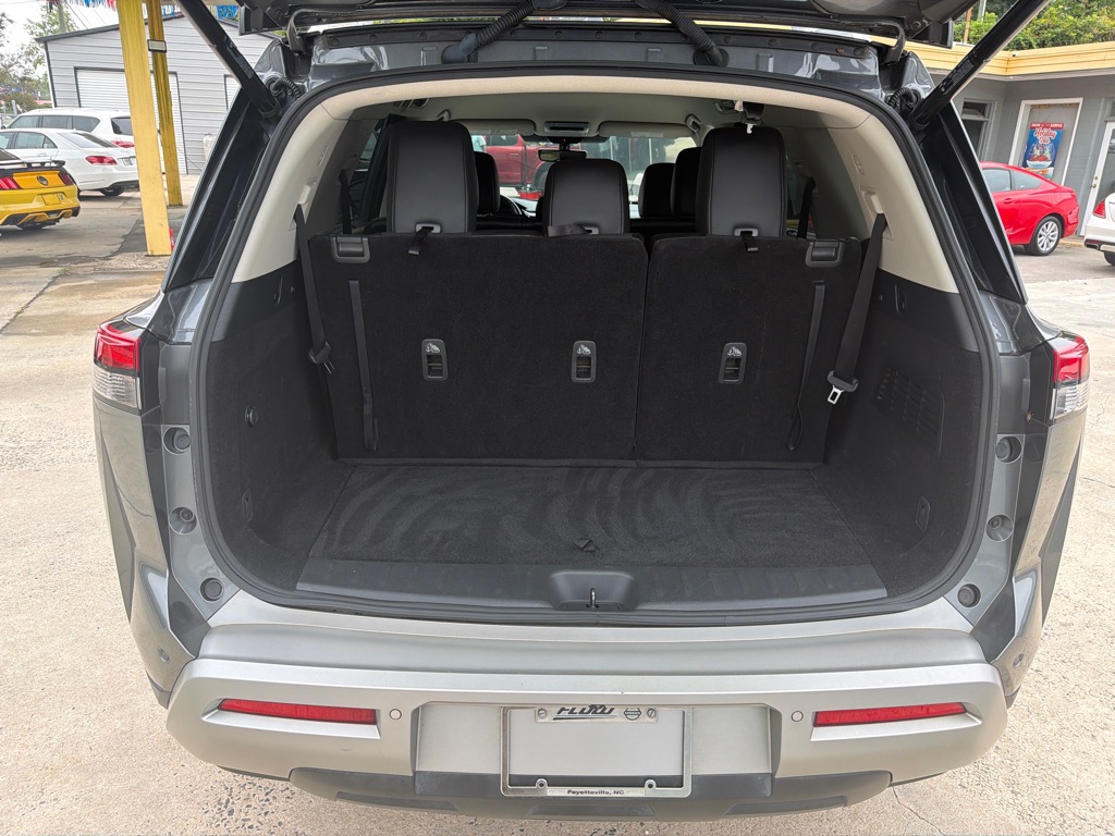 Photo 9 of this NISSAN PATHFINDER