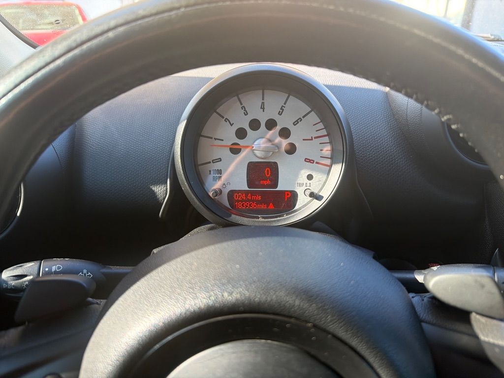 Photo 14 of this MINI COOPER