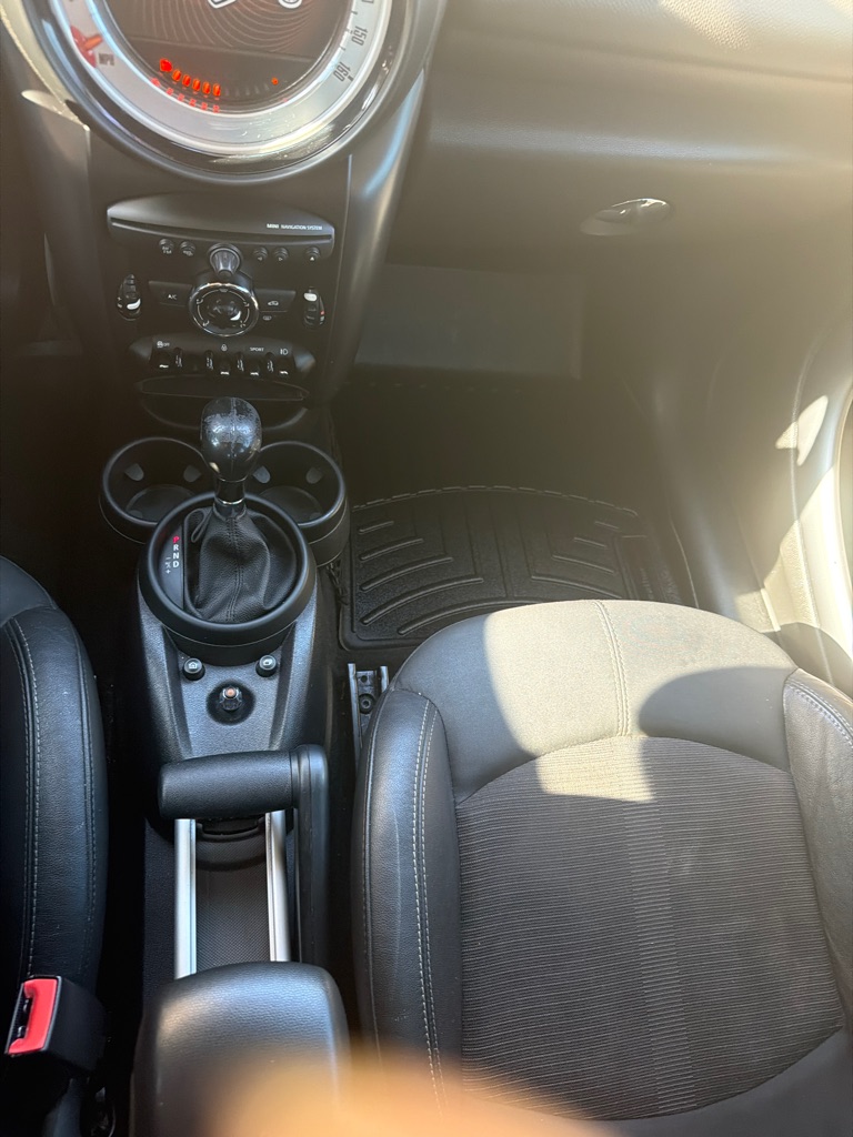Photo 18 of this MINI COOPER