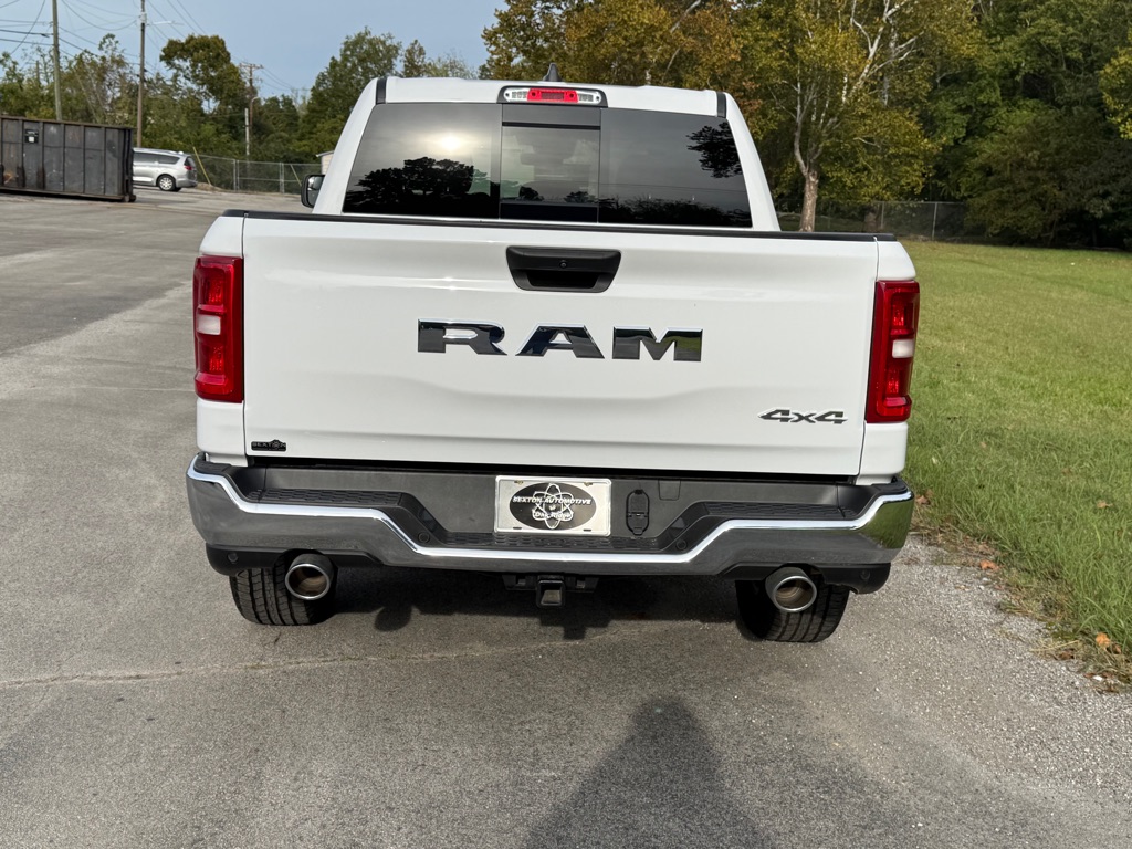 Photo 4 of this RAM 1500