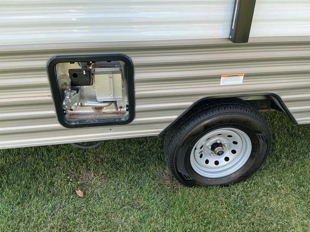 Photo 5 of this COLEMAN 17B