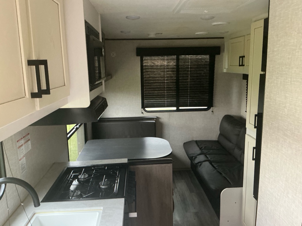Photo 14 of this JAYCO 210QB