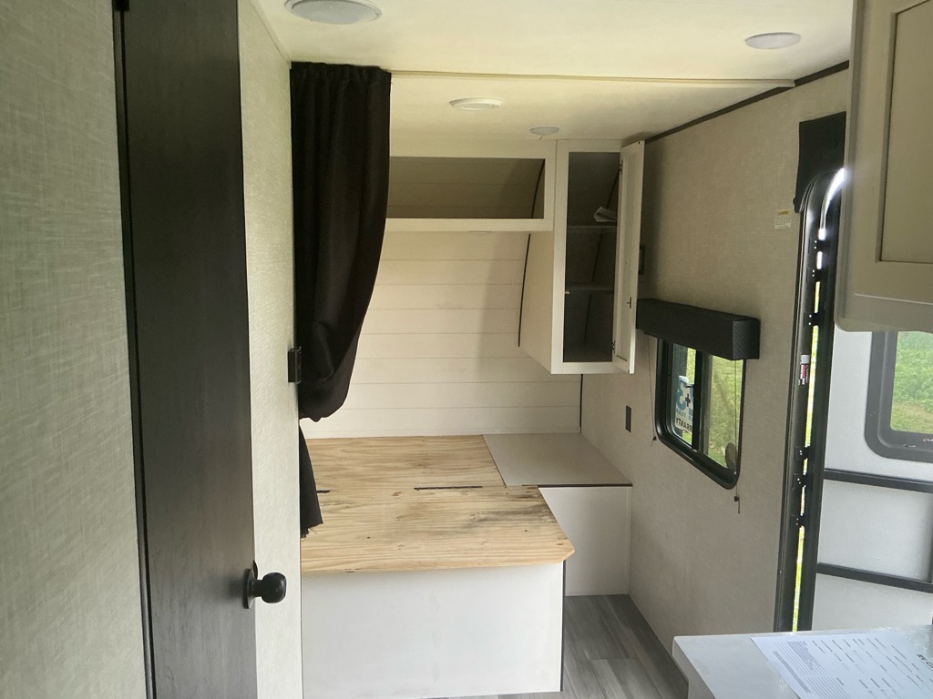 Photo 18 of this JAYCO 210QB