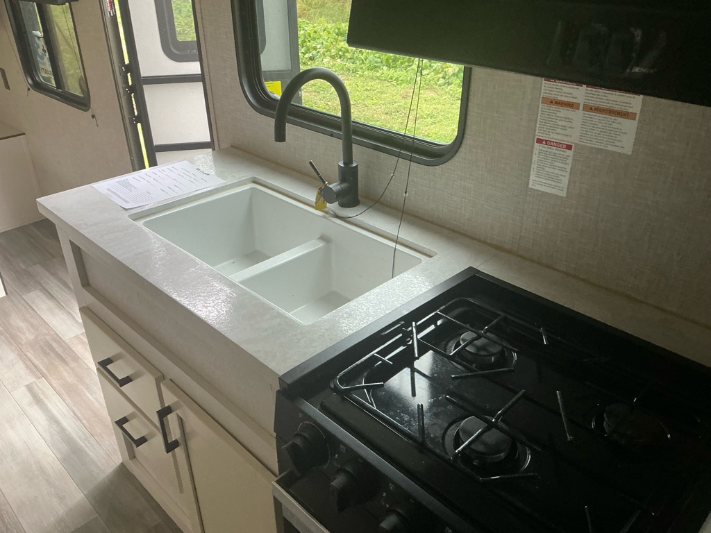 Photo 17 of this JAYCO 210QB