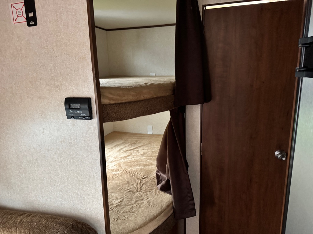 Photo 12 of this JAYCO 26BH
