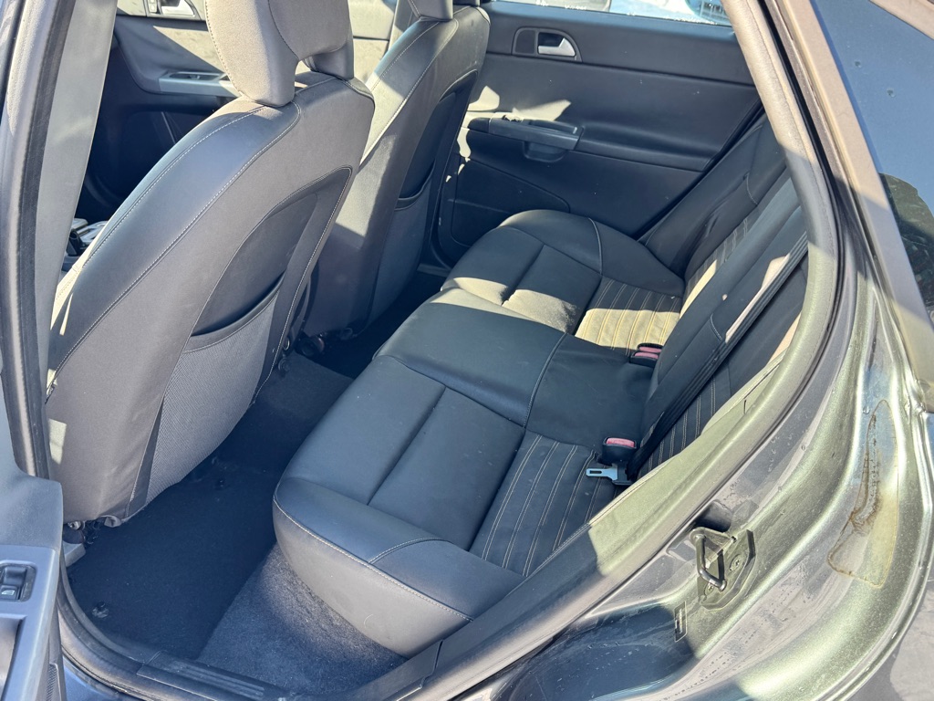 Photo 12 of this VOLVO S40