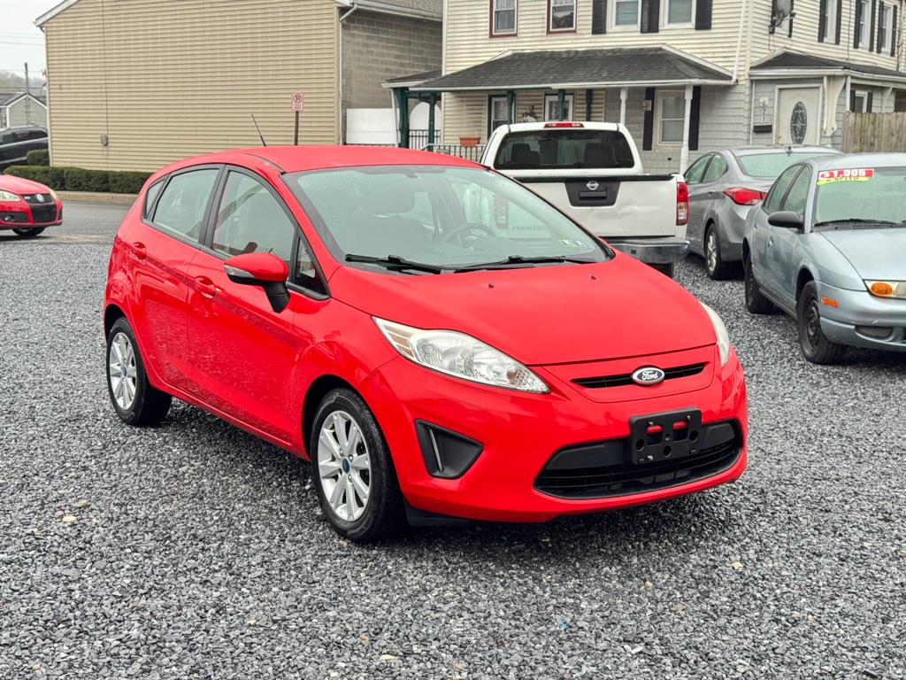 Photo 3 of this FORD FIESTA