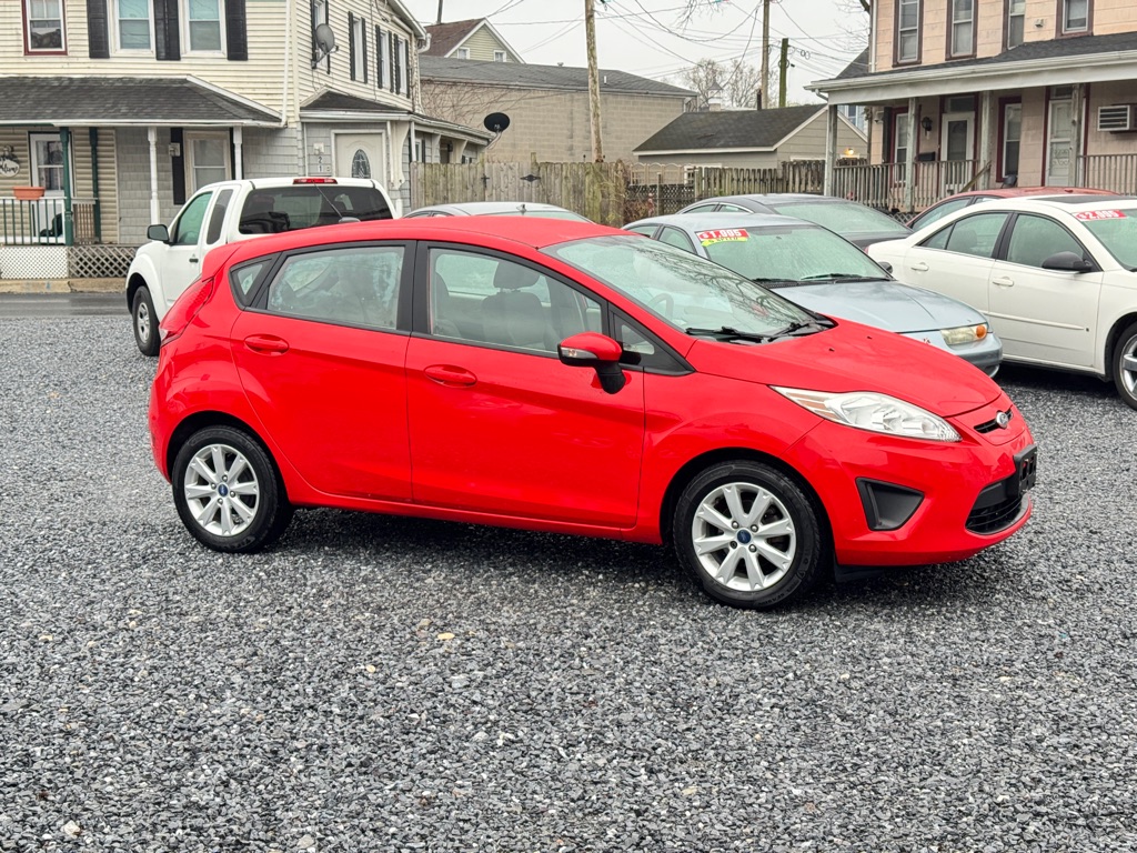 Photo 4 of this FORD FIESTA