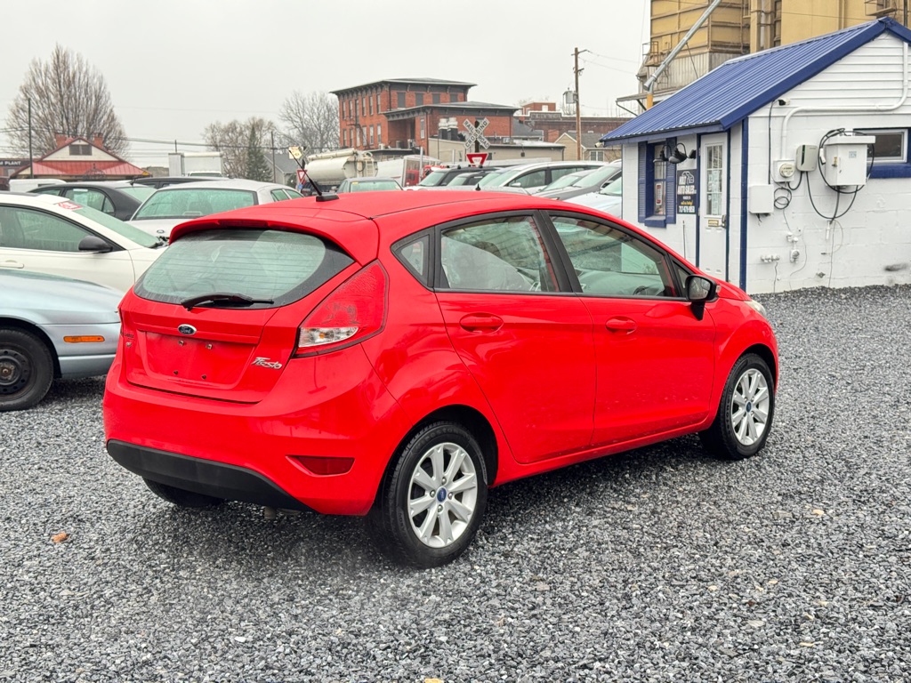 Photo 5 of this FORD FIESTA