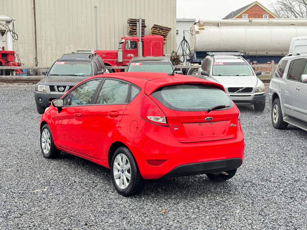 Photo 7 of this FORD FIESTA