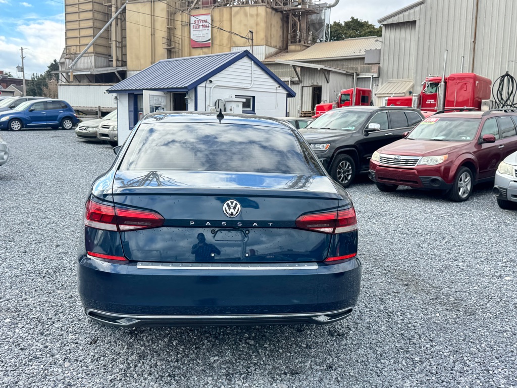 Photo 5 of this VOLKSWAGEN PASSAT