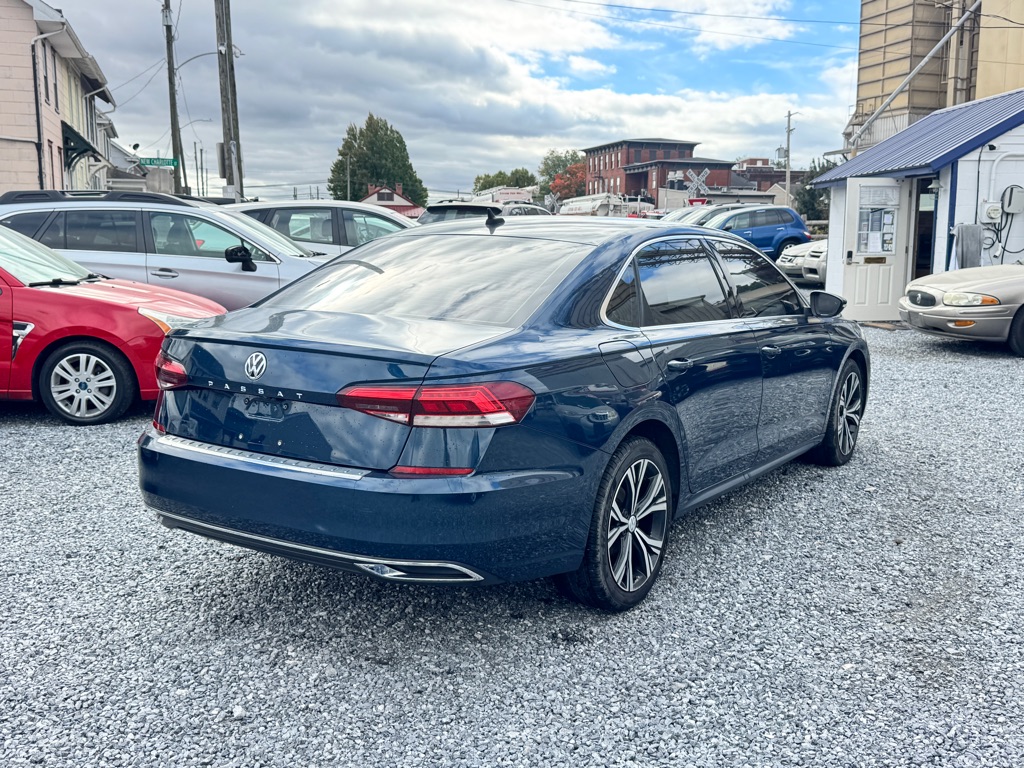 Photo 4 of this VOLKSWAGEN PASSAT