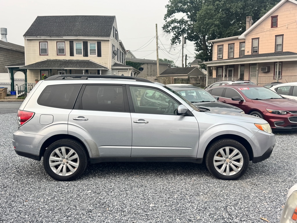 Photo 4 of this SUBARU FORESTER