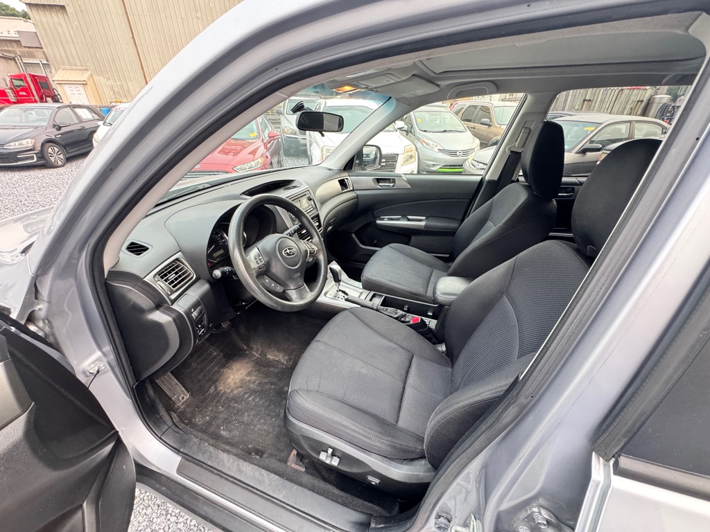Photo 10 of this SUBARU FORESTER