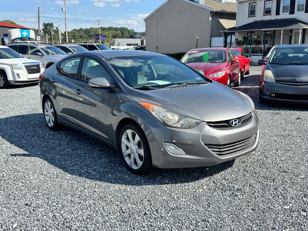 Photo 3 of this HYUNDAI ELANTRA